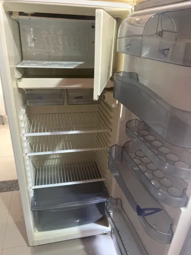 Geladeira Cônsul 300 sem gás