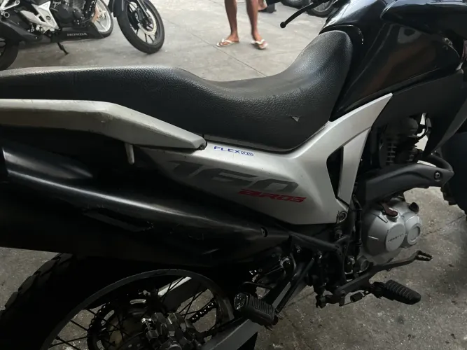 Honda bros 160 ano 2015