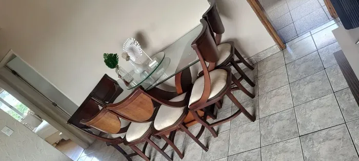 MESA DE JANTAR EM MADEIRA IMBUIA + 6 CADEIRAS