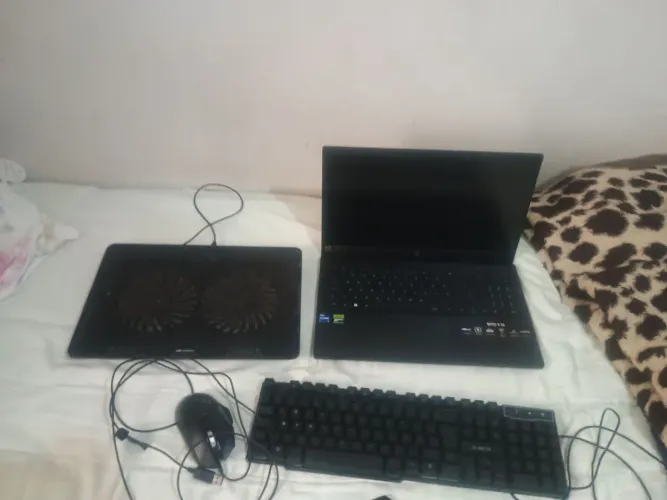 Notbook gamer.