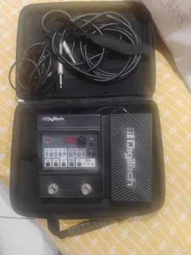 Pedaleira Guitarra DIGITECH COM FONTE, e BOLSA