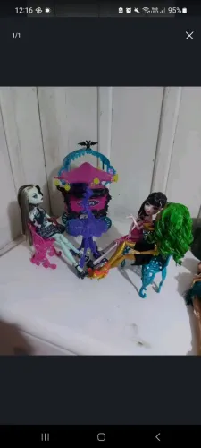 Monster high cafeteria( nao vem com bonecas)