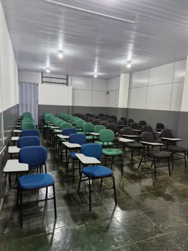 42 CARTEIRAS ESCOLAR SECRETÁRIA 