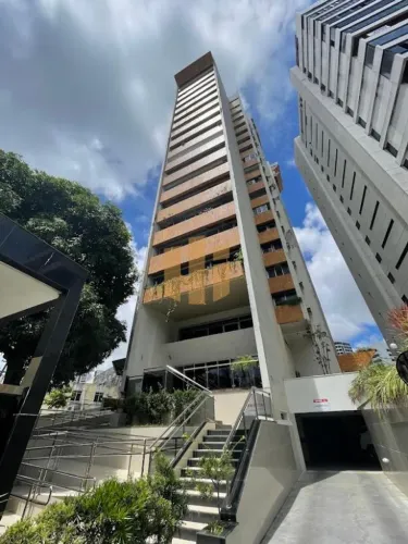 Excelente apartamento no Derby com 254m² no Edf. Solar do Cuyambuca.