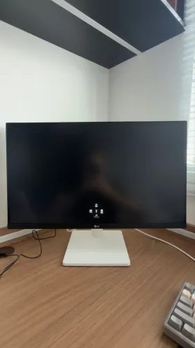 Monitor LG 27 4K UHD - 27US500-W - Estado de Novo