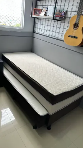 Cama solteiro com auxiliar