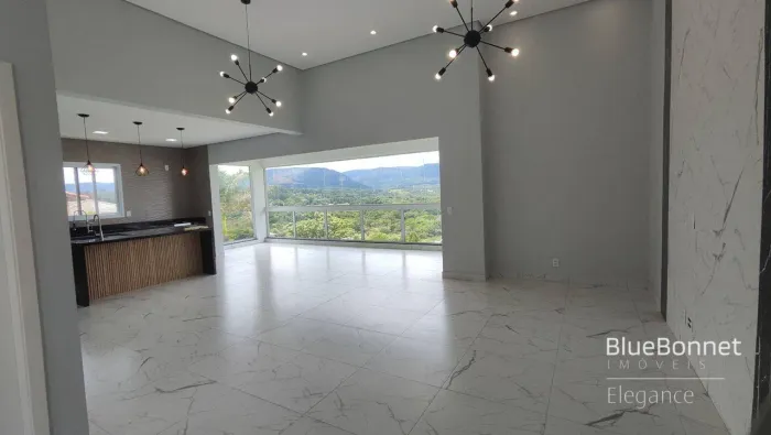 Casa com 3 dormitórios para alugar, 273 m² por R$ 12.000,00/mês - Medeiros - Jundiaí/SP