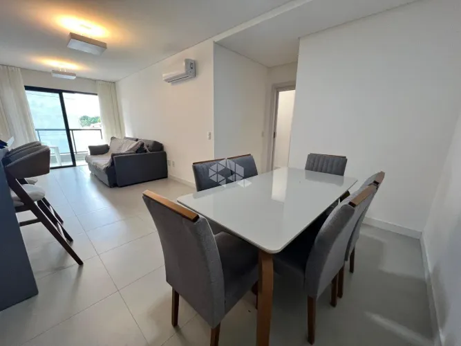 APARTAMENTO ALTO PADRÃO COM 3 SUÍTES 2 VAGAS E VISTA PARA O MAR NO CENTRO DE FLORIANÓPOLIS