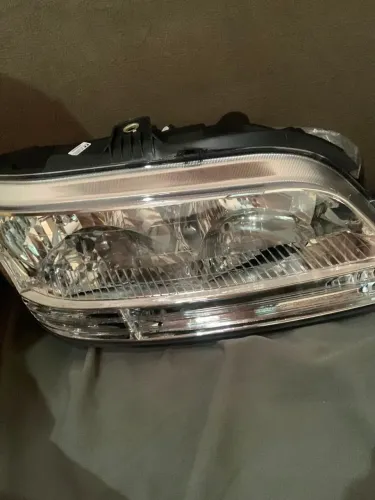Par de farol do carro idea 2012 