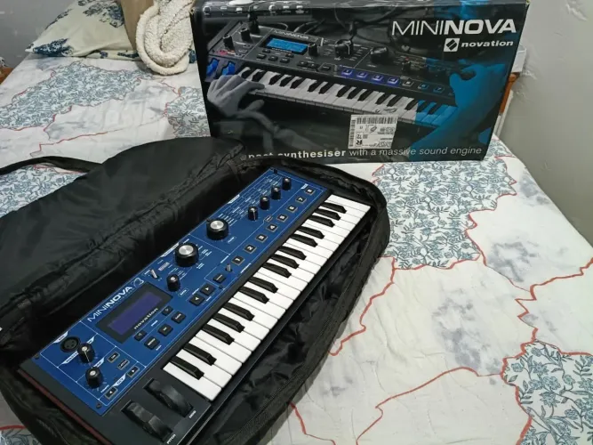 Teclado sintetizador novation 37 teclas