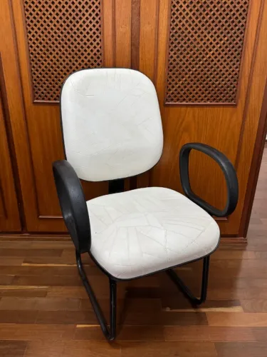 Cadeira de Escritório em perfeito estado!! possuo 4 unidades