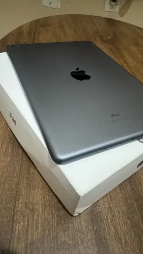 iPad 9 na caixa perfeito estado