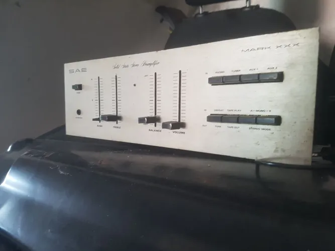 Pré Amplificador SAE (USA)