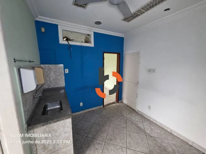 Sala Comercial com Custo-Benefício Imbatível no Calçadão de Nova Iguaçu - a 150m da Estaçã