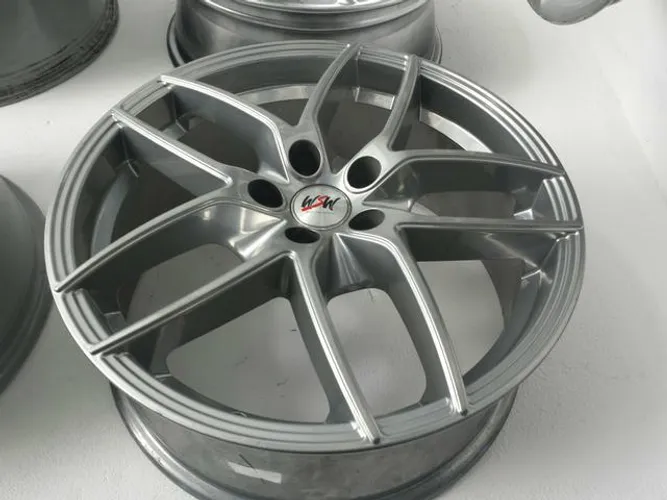 Roda aro 17 WSW Estrela Metalic Volkswagen Fox 5X100 jogo novo