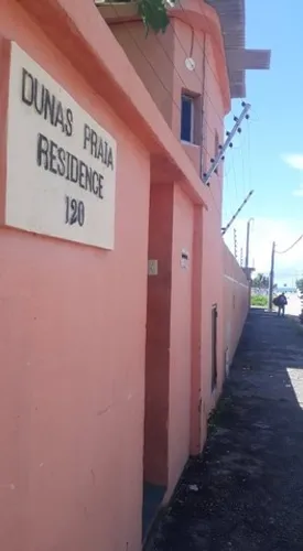 Localizado a um quarteirão da praia , na melhor área da Praia