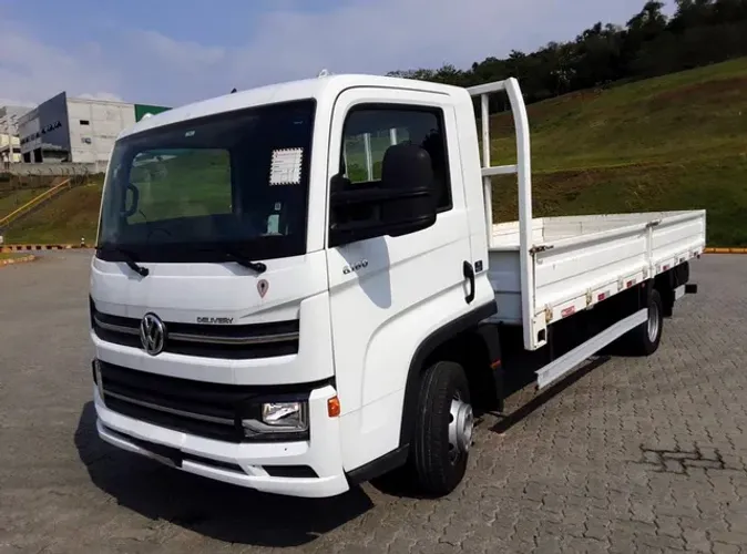 VW 6.160 ano 2022, carroceria de ferro, toco, em SP