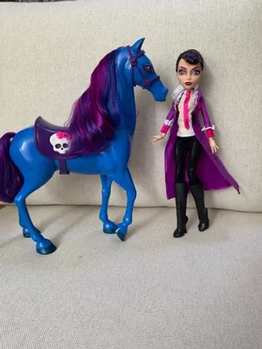 Monster High - Diretora sem Cabeça