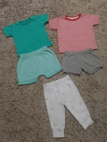 lote com 5 peças bebê - tamanho M/G ( 3/4 meses )