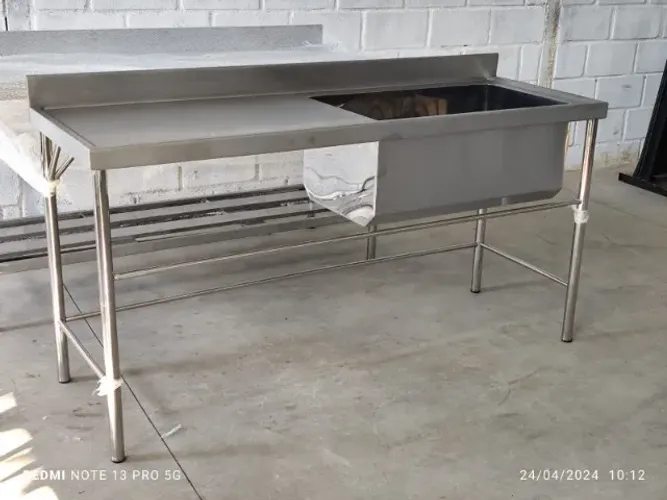 Pia em Inox com bancada - Para Lavar Peças de Carro, moto etc