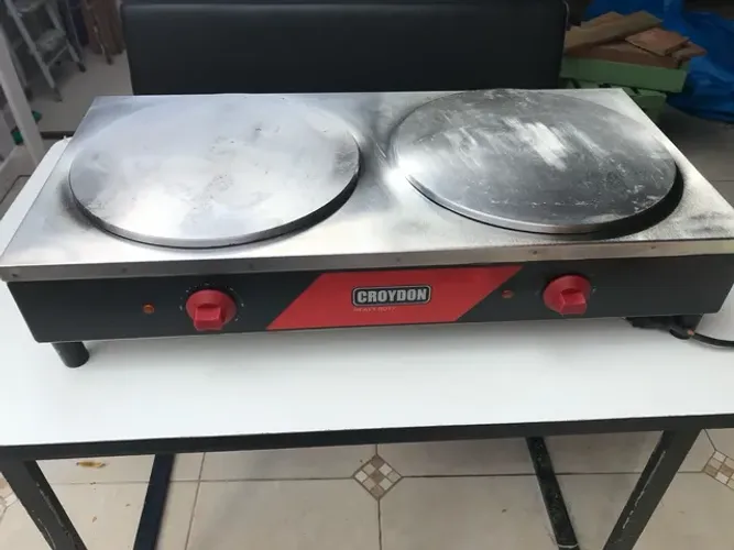 Panqueira elétrica dupla Croydon 220v
