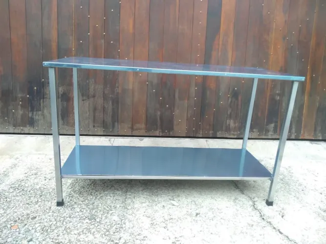 Mesa em inox