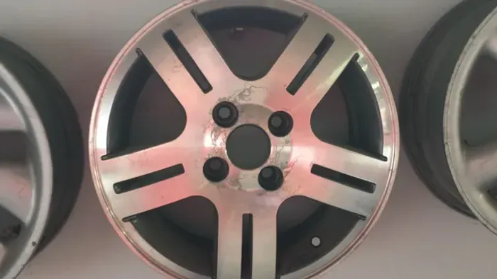 Roda aro 14 modelo Vw parati turbo grafite com diamantada 4x100 jogo 