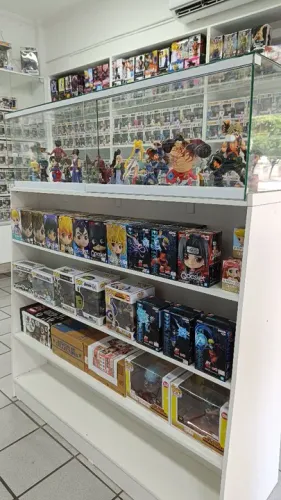 Coleção de Action Figures e funkos pop