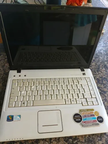 Notebook Positivo Premium P437B - Pentium - Windows 7