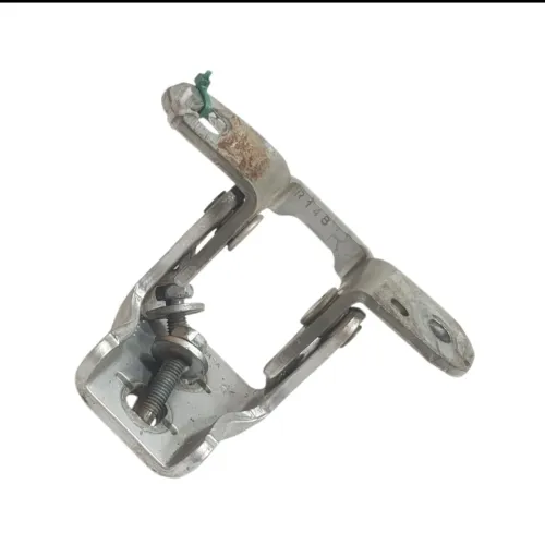 Dobradiça superior porta T.D Ram 2500 6.7 2010 a 2012