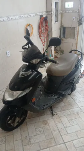 Vendo ou troco por carro outro moto dinheiro som forte 