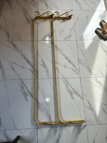 Arara de parede para trilho Dourado
