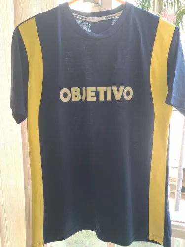 Kit com 2 Camisas Colégio Objetivo Tamanho P em ótimo estado!!
