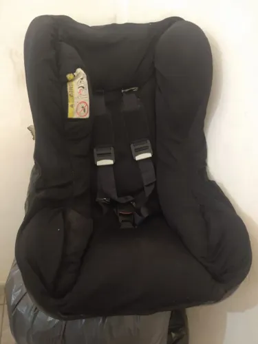 Cadeirinha pra carro até 25 kgs<br>R$ 100