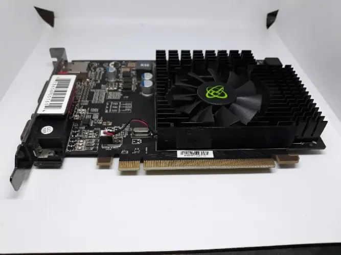 Placa de Vídeo XFX Radeon HD 5570 1GB DDR2