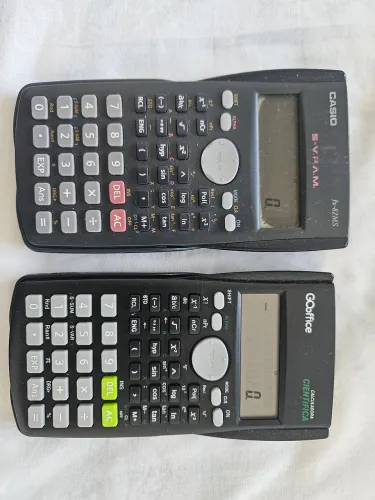 Duas calculadoras científicas
