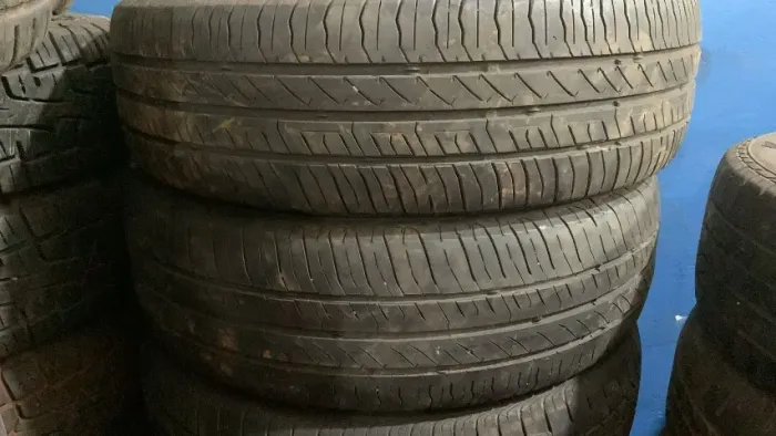 Pneu Continental 185/70/14  75 % de vida 