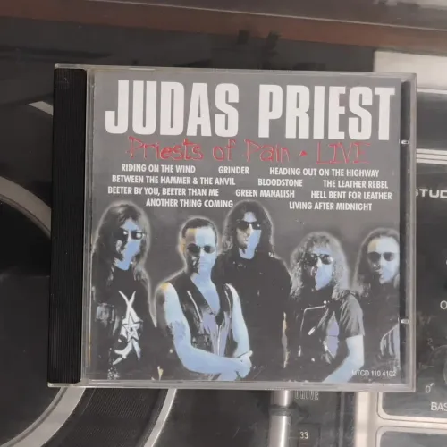 CD Bootleg Judas Priest "Priests Of Pain" (usado)