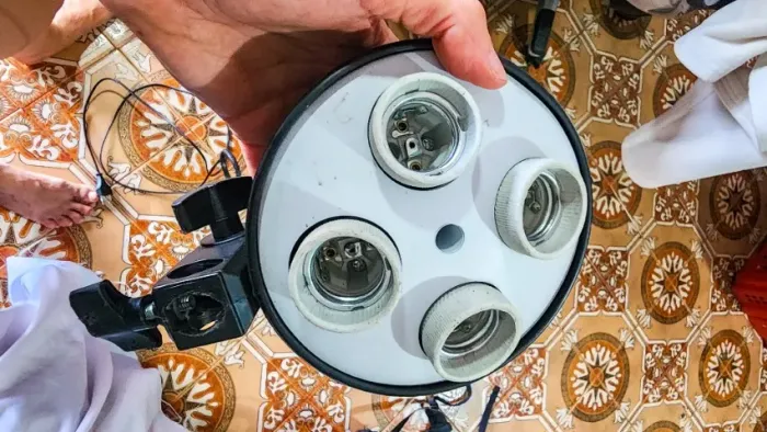 Soquete De 4 Lâmpadas E27 Para Iluminação Foto. Sombrinha