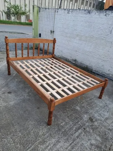  Cama de Casal Madeira de Eucalipto