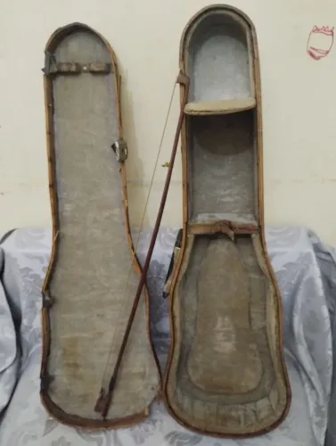 Estojo antigo para violino + Arco.