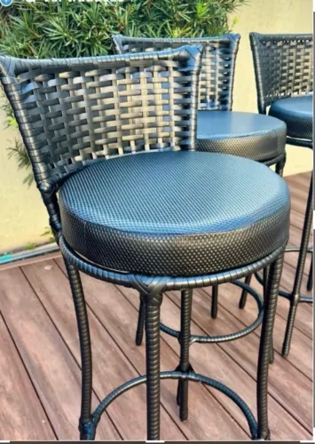 Banqueta Altura padrão de 75. Novas. 