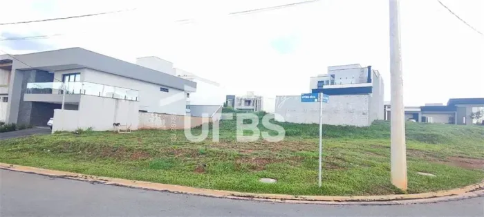 Lote de excelente localização, Frente academia e próximo ao lazer.
