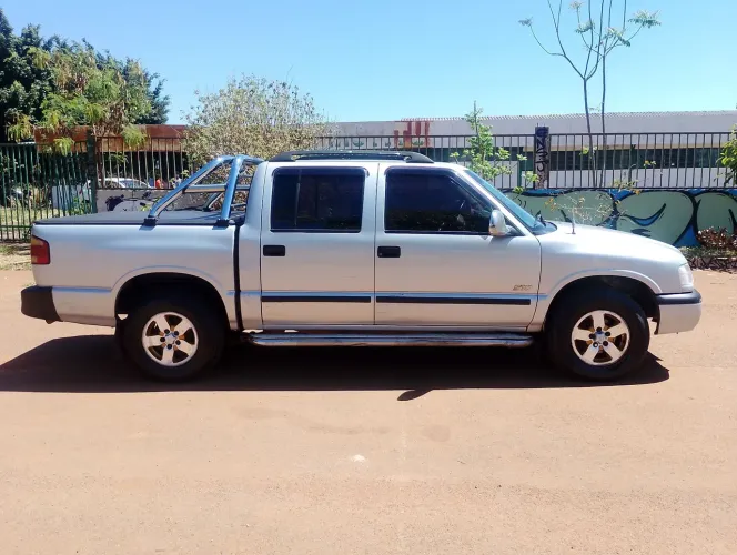 Chevrolet S10 P-up 2.8/sert. 2.8 4X4 TB Int. Dies. 2000