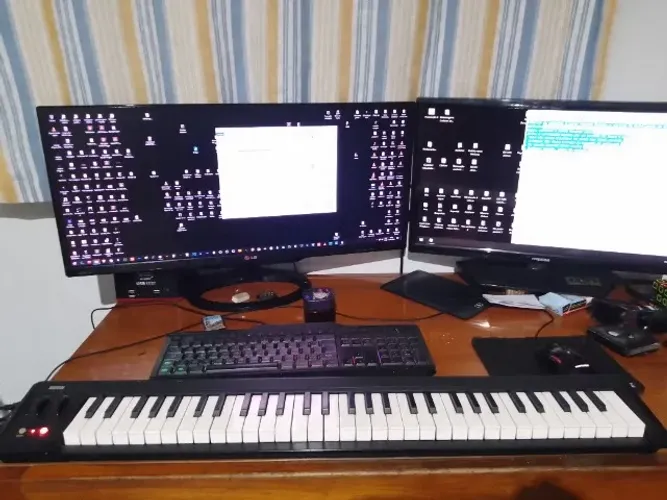 Teclado controlador midi Korg Microkey 61 teclas. NÃO ENVIO.