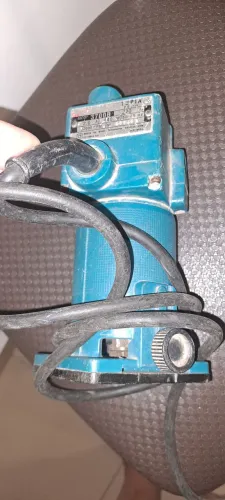 Tupia laminadora makita modelo  3700b 220v aceito furadeira de  impacto meu interesse 