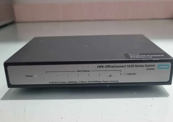 Switch HPE 8 portas