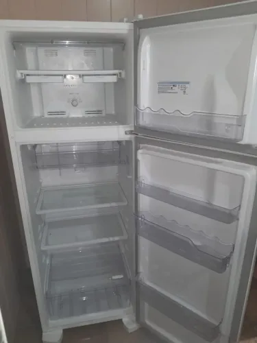 Geladeira Electrolux Frost Free (Super conservada)