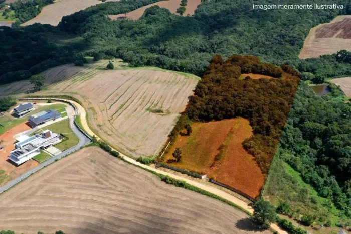Chácara com 36 mil m² próximo de Curitiba