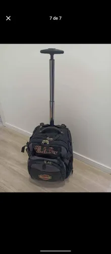 Mochila com rodinhas Harley Davidson.
